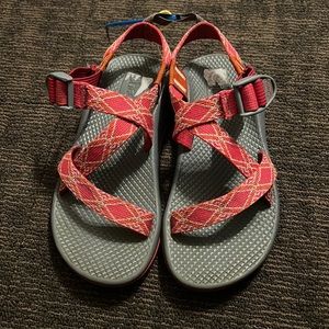 Girls chacos